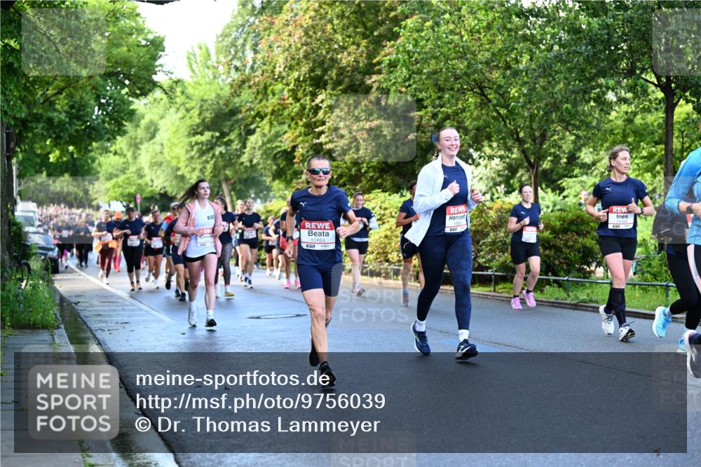 14.06.2026 - REWE Women's Run Dr. Thomas Lammeyer http://msf.ph/oto/9756039 14.06.2026 09:19:41 Laufen 10453, 11104 meine-sportfotos.de