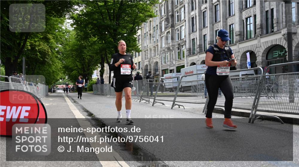 14.06.2026 - REWE Women's Run J. Mangold http://msf.ph/oto/9756041 14.06.2026 10:22:22 Ziel 10305, 10731, 11373 meine-sportfotos.de