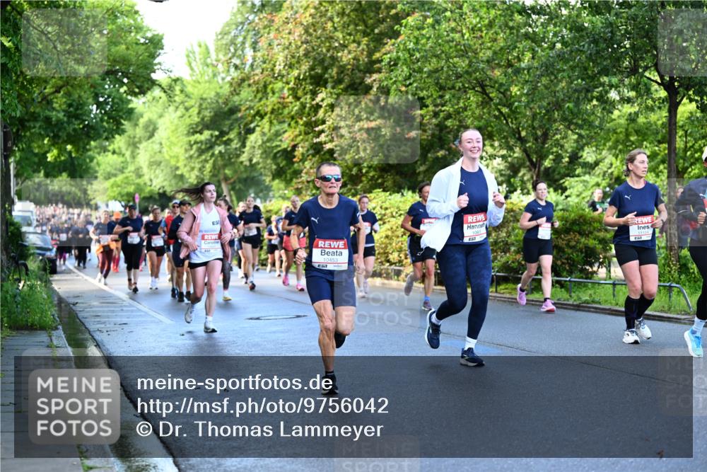 14.06.2026 - REWE Women's Run Dr. Thomas Lammeyer http://msf.ph/oto/9756042 14.06.2026 09:19:41 Laufen 10453, 10815, 57, 157 meine-sportfotos.de