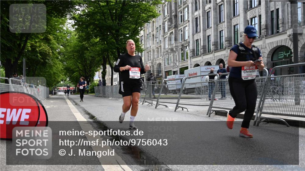 14.06.2026 - REWE Women's Run J. Mangold http://msf.ph/oto/9756043 14.06.2026 10:22:22 Ziel 10305, 10731, 11373 meine-sportfotos.de
