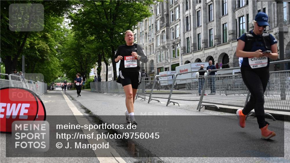 14.06.2026 - REWE Women's Run J. Mangold http://msf.ph/oto/9756045 14.06.2026 10:22:22 Ziel 10305, 10731, 11373 meine-sportfotos.de