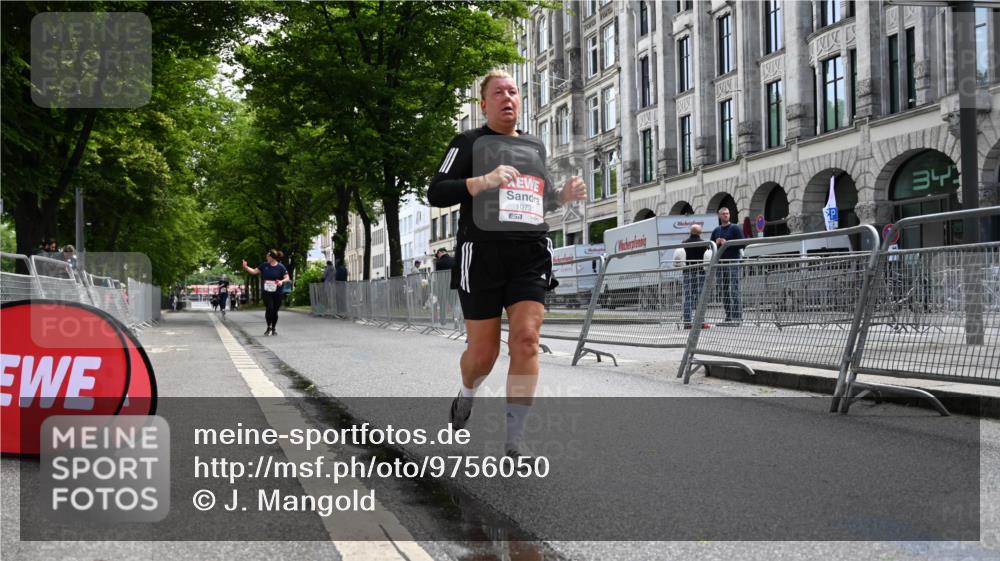 14.06.2026 - REWE Women's Run J. Mangold http://msf.ph/oto/9756050 14.06.2026 10:22:22 Ziel 10305, 10731, 11373 meine-sportfotos.de