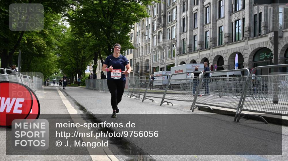 14.06.2026 - REWE Women's Run J. Mangold http://msf.ph/oto/9756056 14.06.2026 10:22:30 Ziel 10189 meine-sportfotos.de