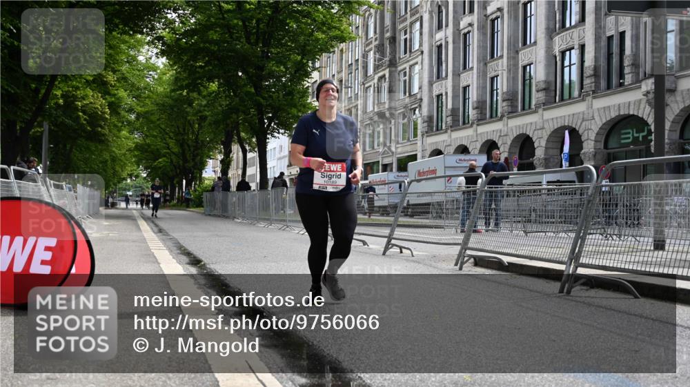14.06.2026 - REWE Women's Run J. Mangold http://msf.ph/oto/9756066 14.06.2026 10:22:31 Ziel 10189 meine-sportfotos.de