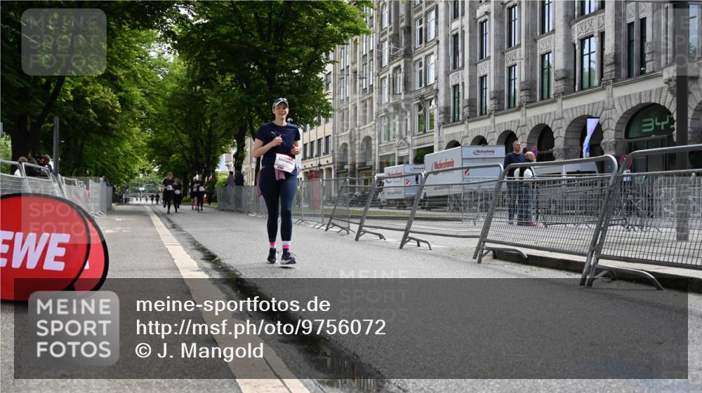 14.06.2026 - REWE Women's Run J. Mangold http://msf.ph/oto/9756072 14.06.2026 10:22:44 Ziel 10437 meine-sportfotos.de