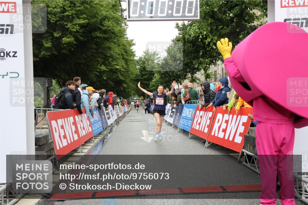 14.06.2026 - REWE Women's Run Strokosch-Dieckow http://msf.ph/oto/9756073 14.06.2026 09:46:50 Ziel 10892, 11520 meine-sportfotos.de