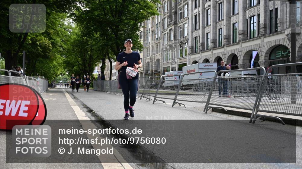 14.06.2026 - REWE Women's Run J. Mangold http://msf.ph/oto/9756080 14.06.2026 10:22:45 Ziel 10437 meine-sportfotos.de