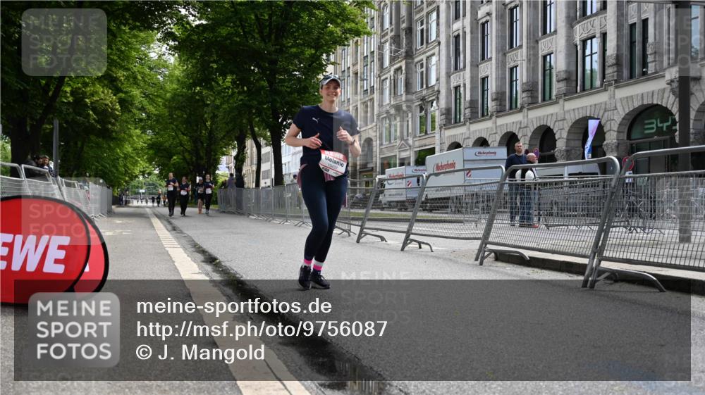 14.06.2026 - REWE Women's Run J. Mangold http://msf.ph/oto/9756087 14.06.2026 10:22:45 Ziel 10437 meine-sportfotos.de