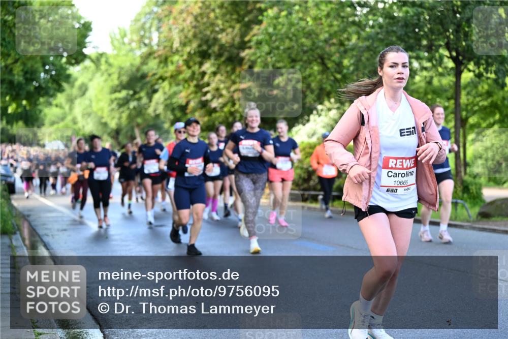 14.06.2026 - REWE Women's Run Dr. Thomas Lammeyer http://msf.ph/oto/9756095 14.06.2026 09:19:44 Laufen 51, 10665 meine-sportfotos.de