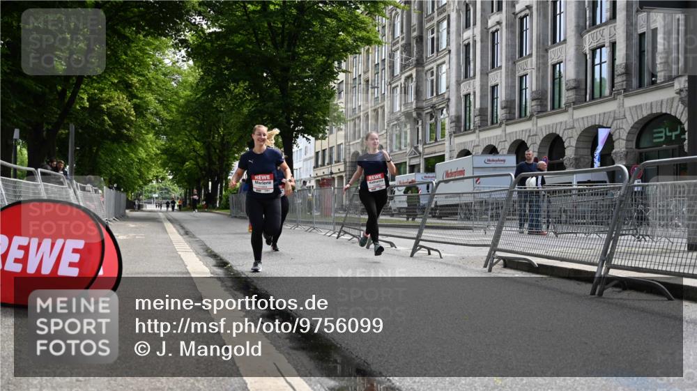 14.06.2026 - REWE Women's Run J. Mangold http://msf.ph/oto/9756099 14.06.2026 10:22:52 Ziel 10560, 10681, 10918, 11203 meine-sportfotos.de