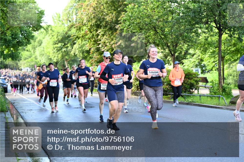 14.06.2026 - REWE Women's Run Dr. Thomas Lammeyer http://msf.ph/oto/9756106 14.06.2026 09:19:45 Laufen 11037, 10974 meine-sportfotos.de
