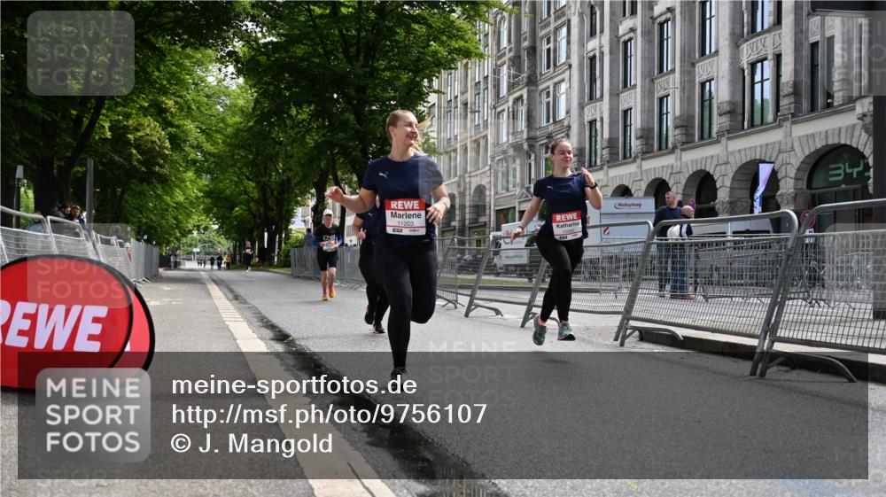 14.06.2026 - REWE Women's Run J. Mangold http://msf.ph/oto/9756107 14.06.2026 10:22:52 Ziel 10560, 10681, 10918, 11203 meine-sportfotos.de