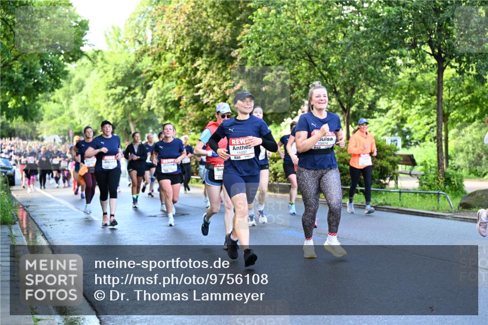14.06.2026 - REWE Women's Run Dr. Thomas Lammeyer http://msf.ph/oto/9756108 14.06.2026 09:19:45 Laufen 11037, 7, 10974 meine-sportfotos.de