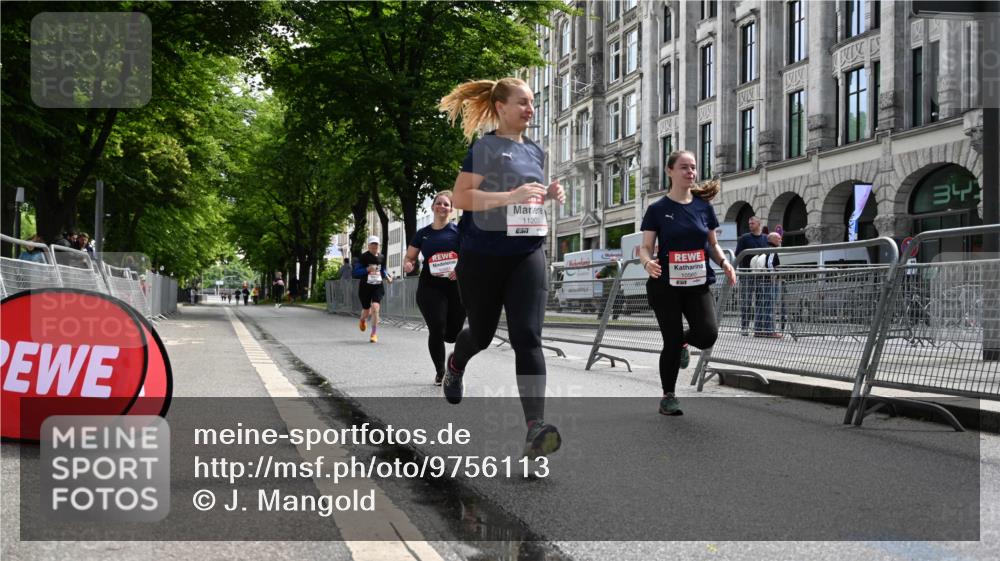 14.06.2026 - REWE Women's Run J. Mangold http://msf.ph/oto/9756113 14.06.2026 10:22:52 Ziel 10560, 10681, 10918, 11203 meine-sportfotos.de