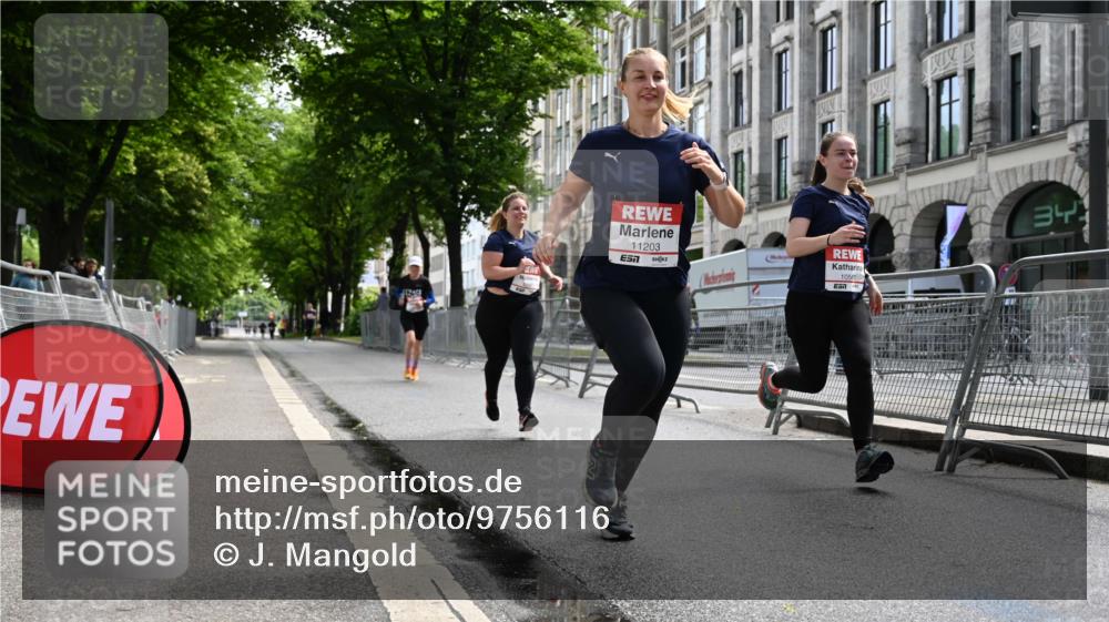 14.06.2026 - REWE Women's Run J. Mangold http://msf.ph/oto/9756116 14.06.2026 10:22:53 Ziel 10560, 10681, 10918, 11203 meine-sportfotos.de