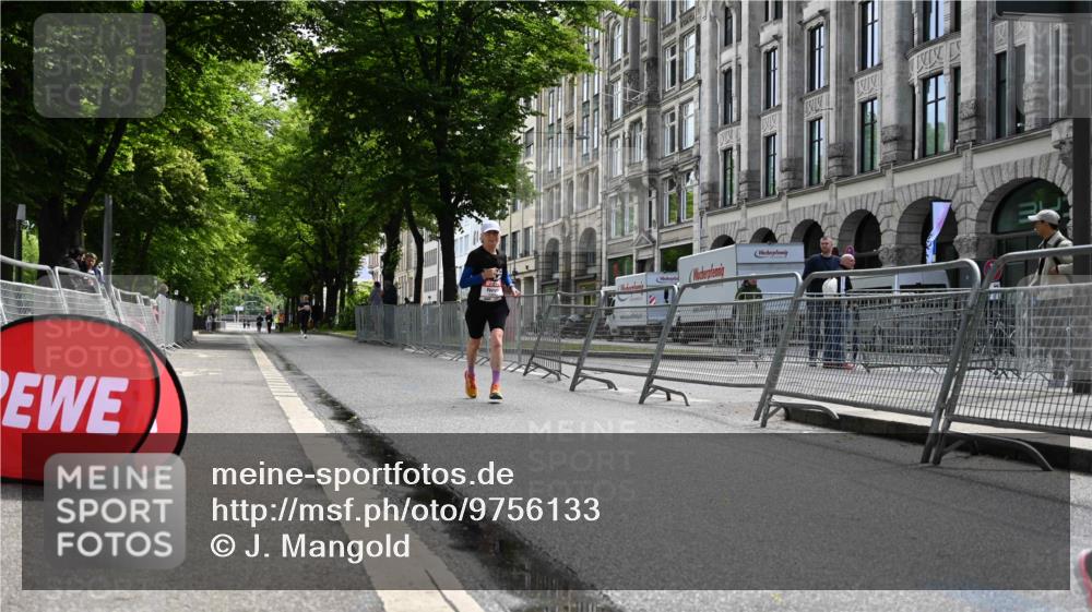 14.06.2026 - REWE Women's Run J. Mangold http://msf.ph/oto/9756133 14.06.2026 10:22:55 Ziel 10560, 10681, 10918, 11203 meine-sportfotos.de