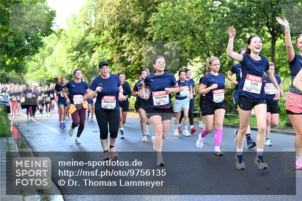 14.06.2026 - REWE Women's Run Dr. Thomas Lammeyer http://msf.ph/oto/9756135 14.06.2026 09:19:48 Laufen 10113, 57, 10945, 657, 10946, 10622, 57 meine-sportfotos.de