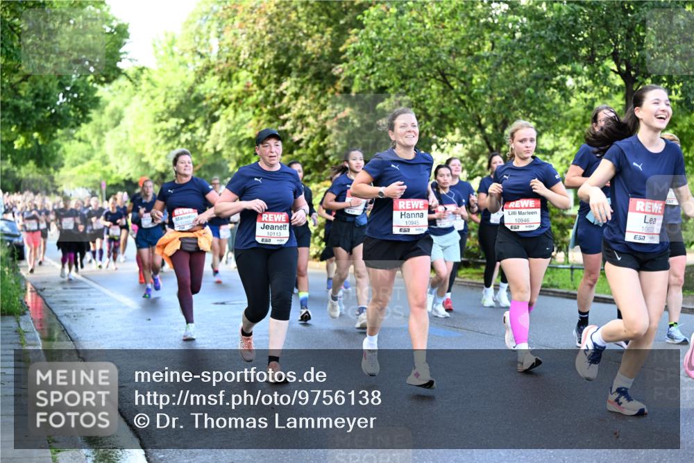 14.06.2026 - REWE Women's Run Dr. Thomas Lammeyer http://msf.ph/oto/9756138 14.06.2026 09:19:48 Laufen 10113, 10945, 10946, 7, 10622, 7 meine-sportfotos.de