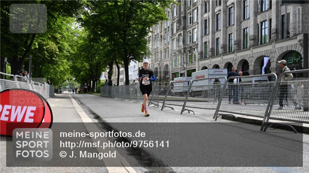 14.06.2026 - REWE Women's Run J. Mangold http://msf.ph/oto/9756141 14.06.2026 10:22:55 Ziel 10560, 10681, 10918, 11203 meine-sportfotos.de