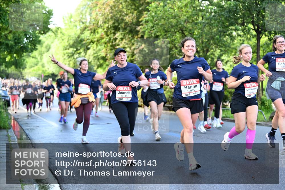 14.06.2026 - REWE Women's Run Dr. Thomas Lammeyer http://msf.ph/oto/9756143 14.06.2026 09:19:48 Laufen 10113, 10945, 657, 10946, 109, 57 meine-sportfotos.de