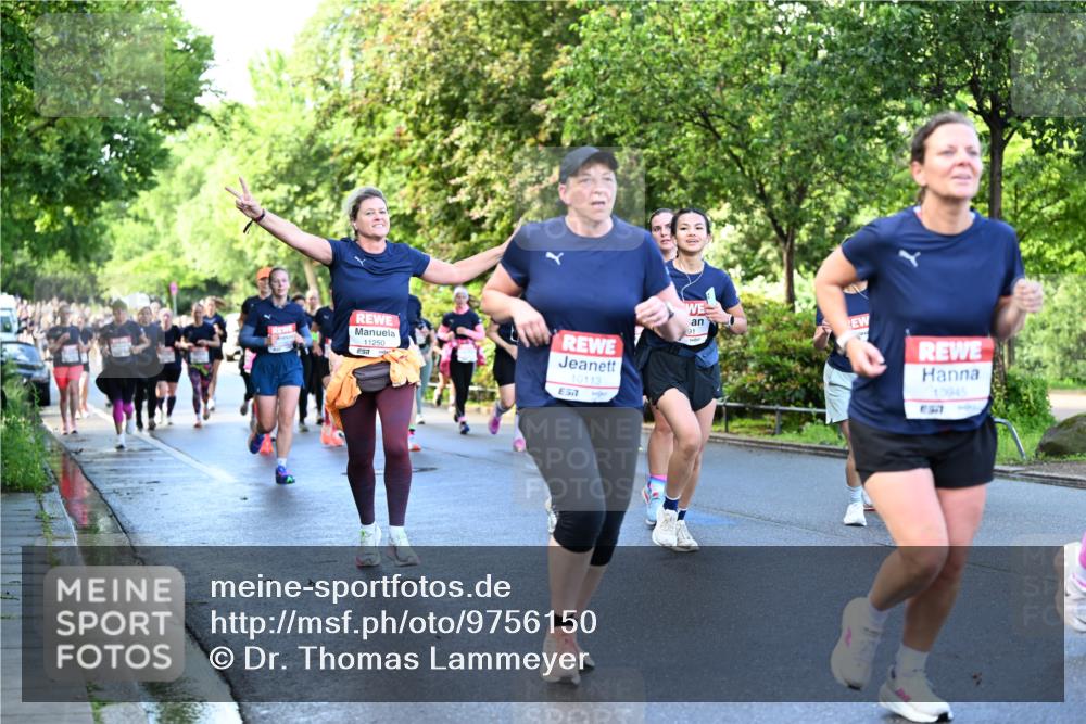 14.06.2026 - REWE Women's Run Dr. Thomas Lammeyer http://msf.ph/oto/9756150 14.06.2026 09:19:49 Laufen 11250, 10113, 7, 10, 10945 meine-sportfotos.de