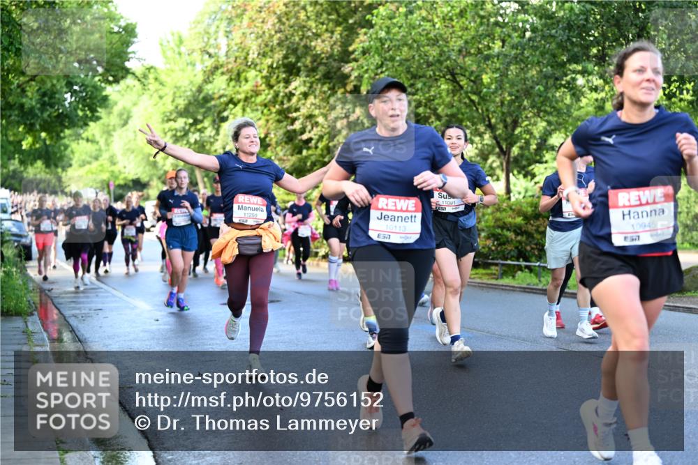 14.06.2026 - REWE Women's Run Dr. Thomas Lammeyer http://msf.ph/oto/9756152 14.06.2026 09:19:49 Laufen 11250, 450, 10113, 57, 11091, 5, 10945, 857 meine-sportfotos.de