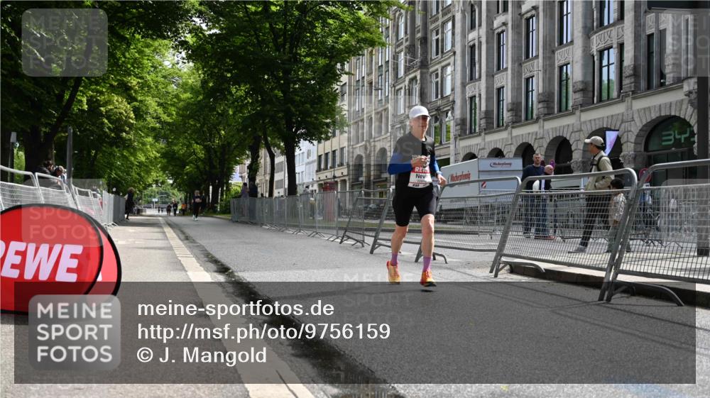 14.06.2026 - REWE Women's Run J. Mangold http://msf.ph/oto/9756159 14.06.2026 10:22:56 Ziel 10560, 10681, 10918, 11203 meine-sportfotos.de