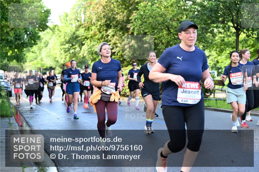 14.06.2026 - REWE Women's Run Dr. Thomas Lammeyer http://msf.ph/oto/9756160 14.06.2026 09:19:50 Laufen 11250, 10113, 57, 11027, 7 meine-sportfotos.de