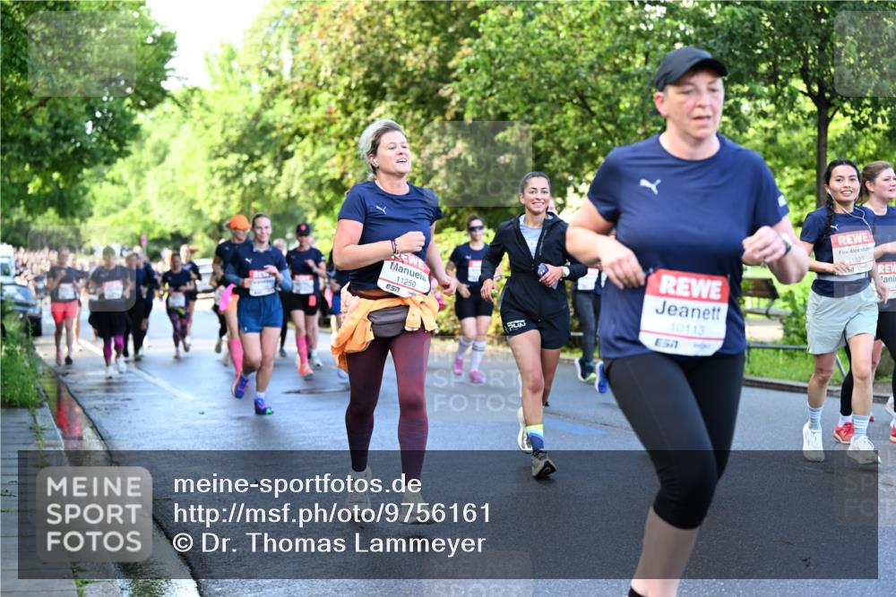 14.06.2026 - REWE Women's Run Dr. Thomas Lammeyer http://msf.ph/oto/9756161 14.06.2026 09:19:50 Laufen 11250, 657, 10113, 571, 11027 meine-sportfotos.de