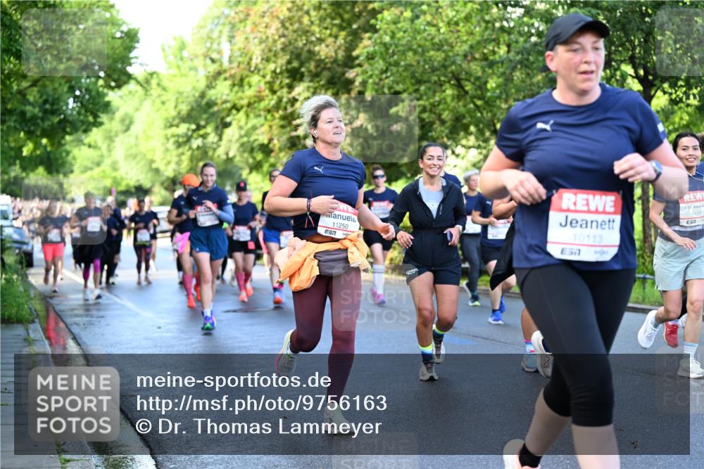 14.06.2026 - REWE Women's Run Dr. Thomas Lammeyer http://msf.ph/oto/9756163 14.06.2026 09:19:50 Laufen 11250, 63, 10113, 11027, 7 meine-sportfotos.de