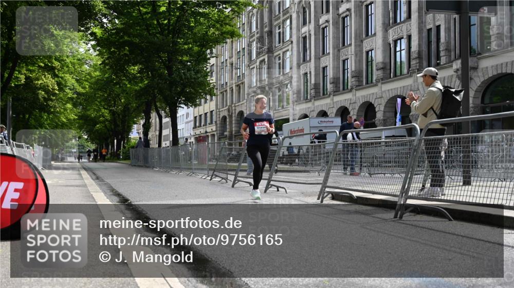 14.06.2026 - REWE Women's Run J. Mangold http://msf.ph/oto/9756165 14.06.2026 10:23:10 Ziel 10457 meine-sportfotos.de