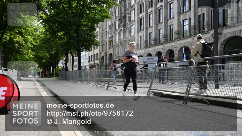 14.06.2026 - REWE Women's Run J. Mangold http://msf.ph/oto/9756172 14.06.2026 10:23:11 Ziel 10457 meine-sportfotos.de