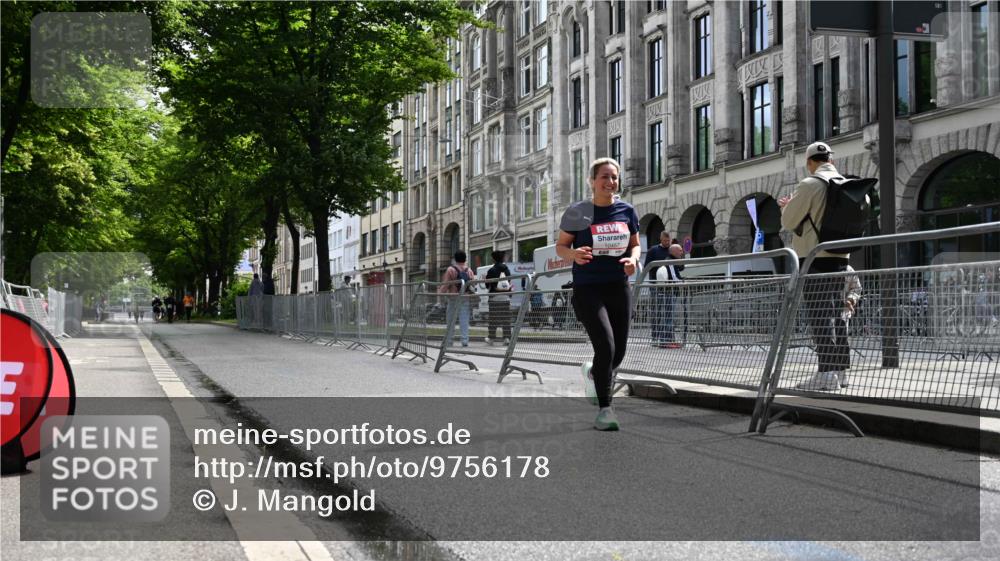 14.06.2026 - REWE Women's Run J. Mangold http://msf.ph/oto/9756178 14.06.2026 10:23:11 Ziel 10457 meine-sportfotos.de