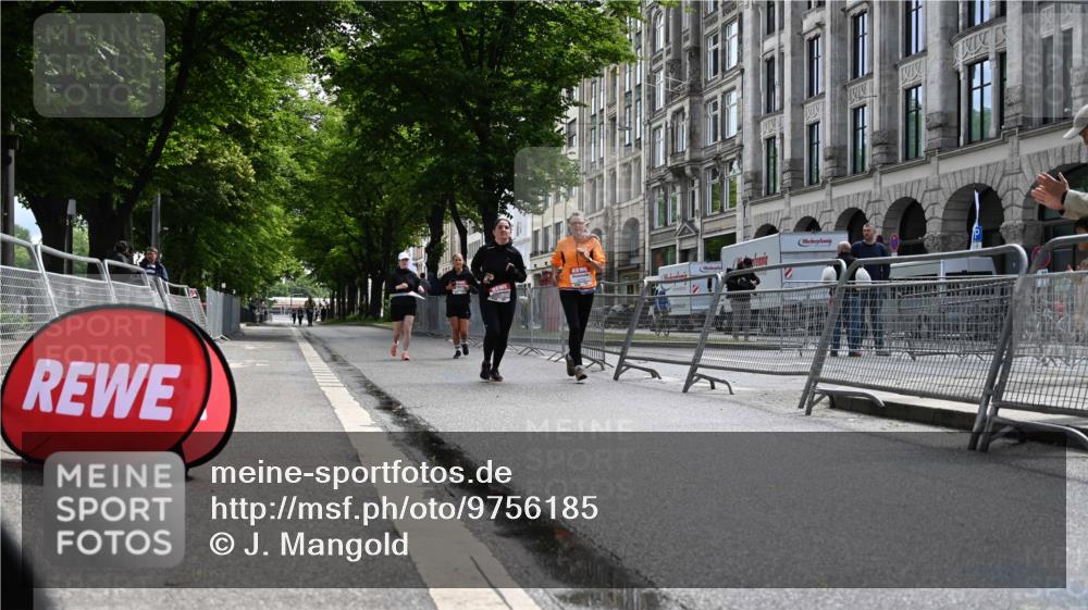 14.06.2026 - REWE Women's Run J. Mangold http://msf.ph/oto/9756185 14.06.2026 10:23:36 Ziel 10311, 10759 meine-sportfotos.de