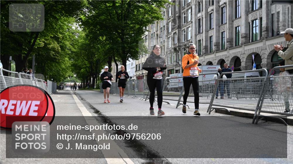 14.06.2026 - REWE Women's Run J. Mangold http://msf.ph/oto/9756206 14.06.2026 10:23:38 Ziel 10311, 10401, 10403, 10759 meine-sportfotos.de