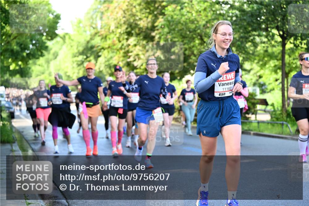 14.06.2026 - REWE Women's Run Dr. Thomas Lammeyer http://msf.ph/oto/9756207 14.06.2026 09:19:53 Laufen 50, 11162 meine-sportfotos.de