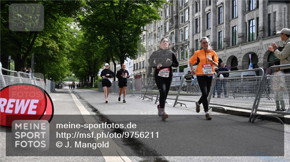 14.06.2026 - REWE Women's Run J. Mangold http://msf.ph/oto/9756211 14.06.2026 10:23:38 Ziel 10311, 10401, 10403, 10759 meine-sportfotos.de