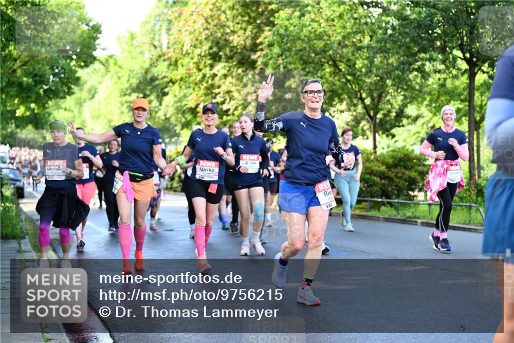 14.06.2026 - REWE Women's Run Dr. Thomas Lammeyer http://msf.ph/oto/9756215 14.06.2026 09:19:54 Laufen 11412, 1009, 57 meine-sportfotos.de