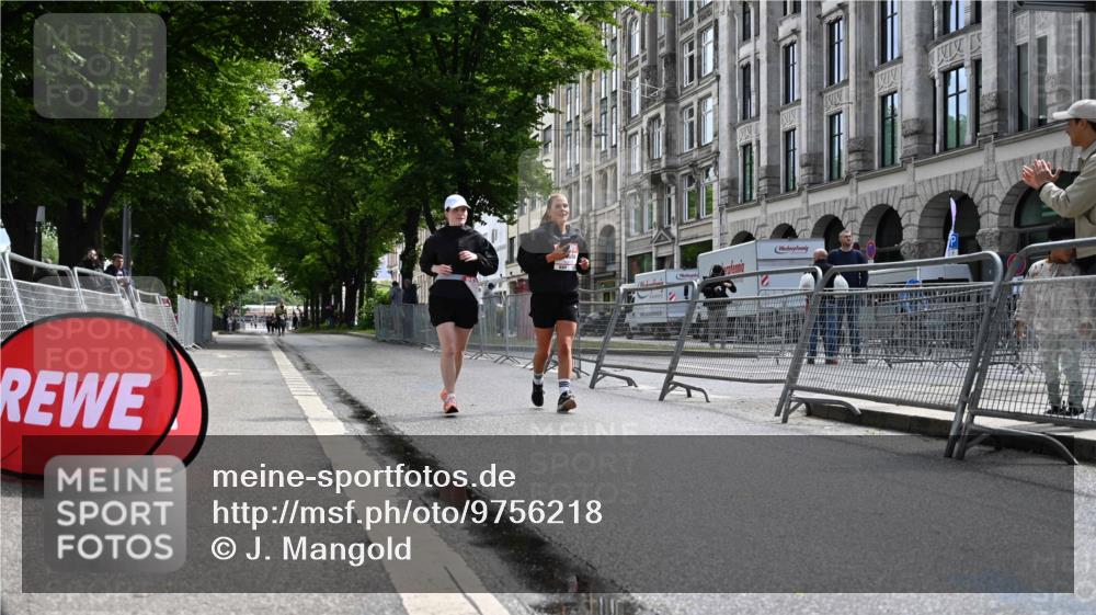 14.06.2026 - REWE Women's Run J. Mangold http://msf.ph/oto/9756218 14.06.2026 10:23:40 Ziel 10311, 10401, 10403, 10759 meine-sportfotos.de
