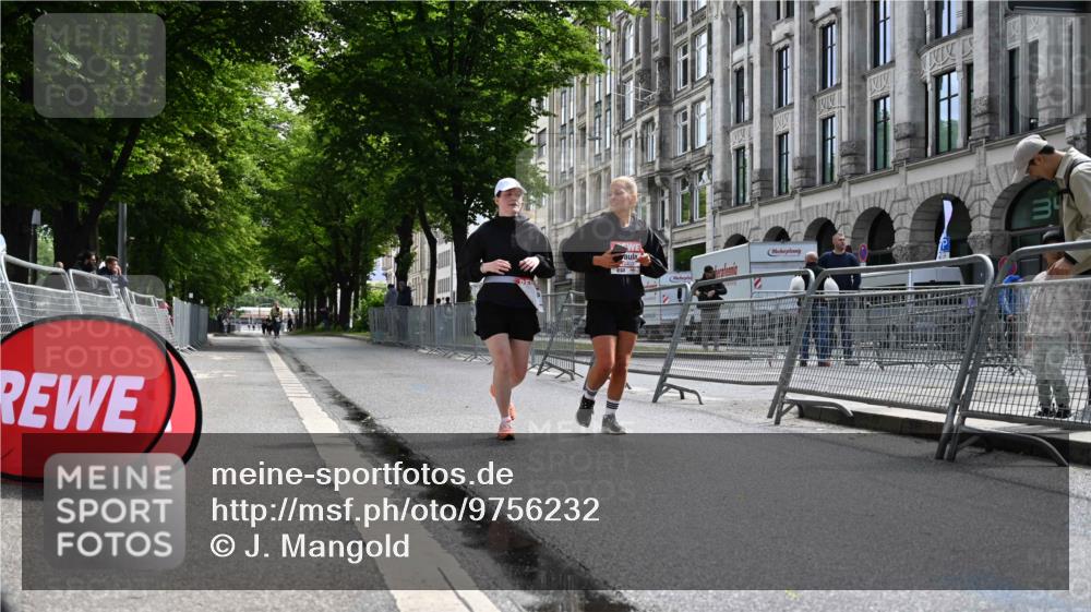 14.06.2026 - REWE Women's Run J. Mangold http://msf.ph/oto/9756232 14.06.2026 10:23:41 Ziel 10311, 10401, 10403, 10759 meine-sportfotos.de