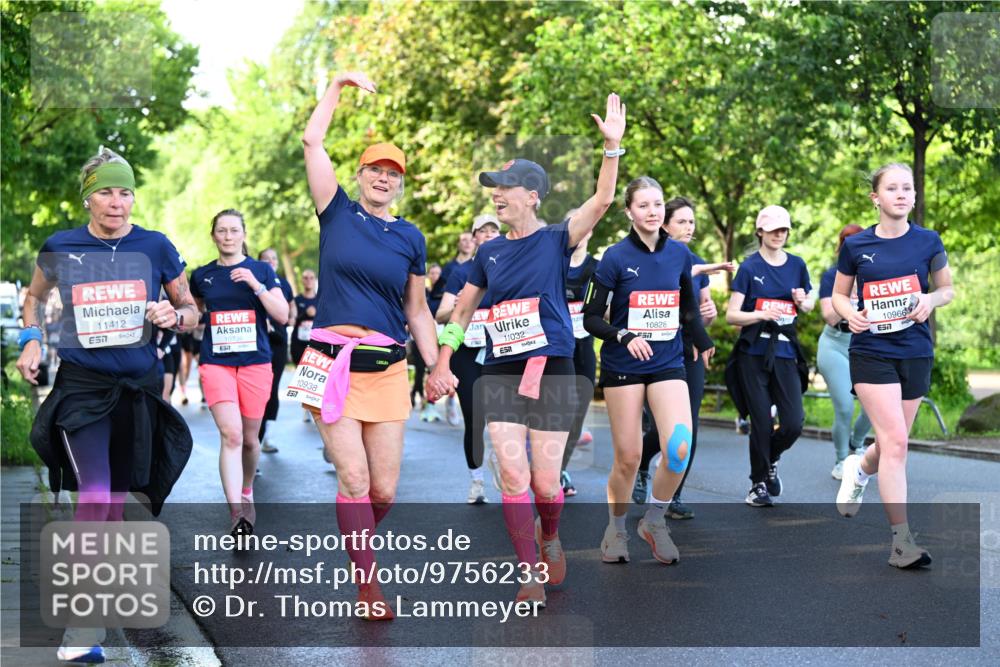 14.06.2026 - REWE Women's Run Dr. Thomas Lammeyer http://msf.ph/oto/9756233 14.06.2026 09:19:55 Laufen 11412, 57, 10938, 577, 11032, 10828, 10966, 57 meine-sportfotos.de