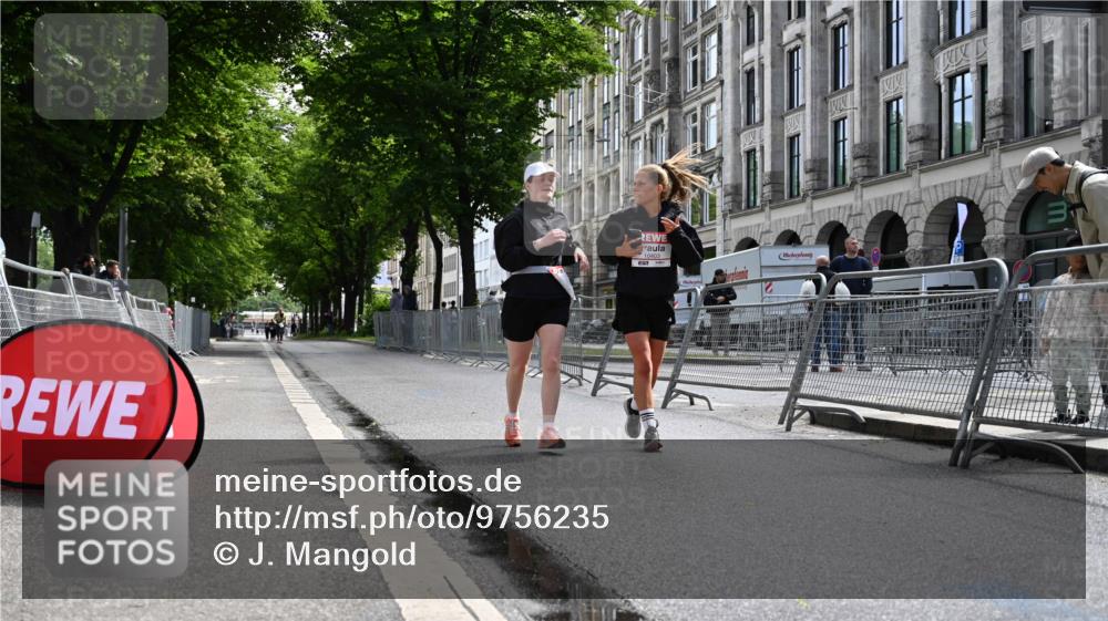 14.06.2026 - REWE Women's Run J. Mangold http://msf.ph/oto/9756235 14.06.2026 10:23:41 Ziel 10311, 10401, 10403, 10759 meine-sportfotos.de