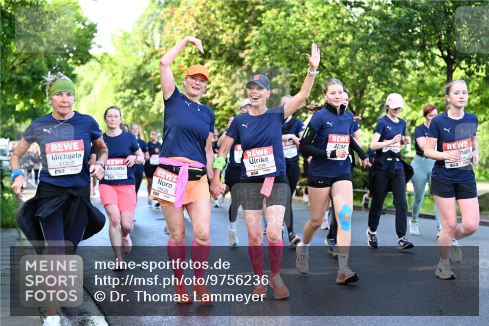 14.06.2026 - REWE Women's Run Dr. Thomas Lammeyer http://msf.ph/oto/9756236 14.06.2026 09:19:55 Laufen 11412, 57, 10938, 11032, 651, 7, 66 meine-sportfotos.de