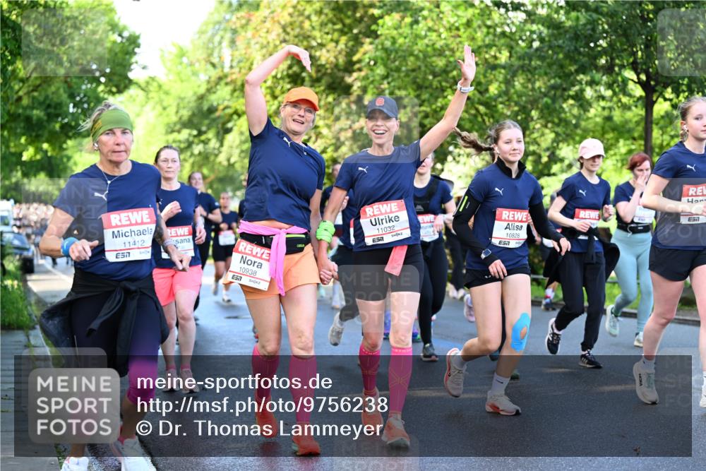 14.06.2026 - REWE Women's Run Dr. Thomas Lammeyer http://msf.ph/oto/9756238 14.06.2026 09:19:55 Laufen 11412, 57, 10938, 7, 11032, 10828, 7 meine-sportfotos.de