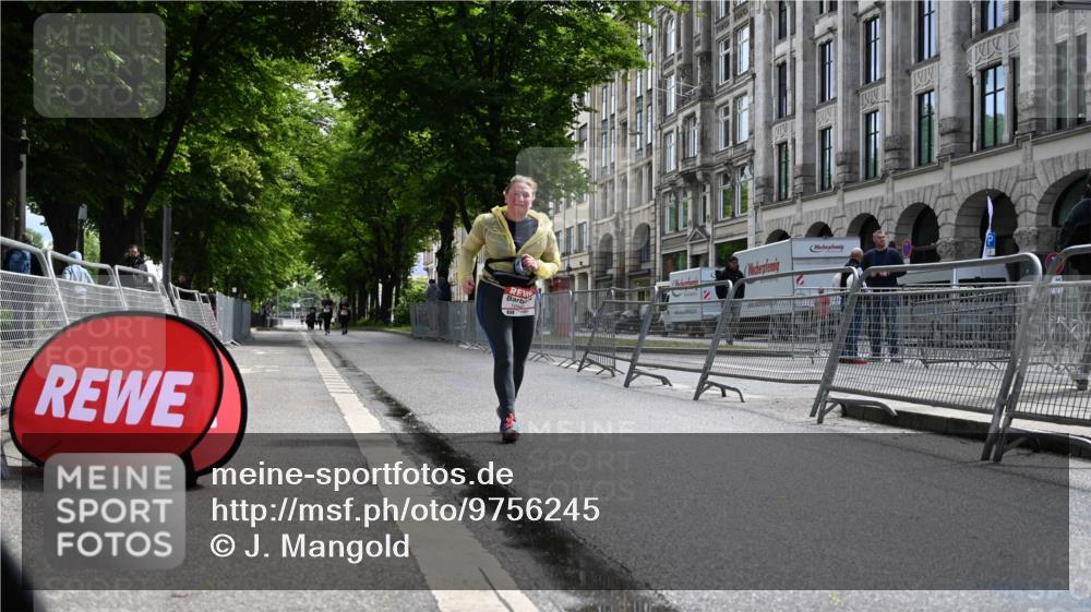 14.06.2026 - REWE Women's Run J. Mangold http://msf.ph/oto/9756245 14.06.2026 10:24:04 Ziel 10964 meine-sportfotos.de