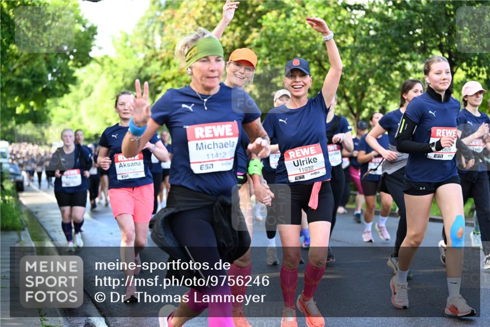 14.06.2026 - REWE Women's Run Dr. Thomas Lammeyer http://msf.ph/oto/9756246 14.06.2026 09:19:56 Laufen 10736, 577, 11412, 57, 11032, 7, 0828, 7 meine-sportfotos.de