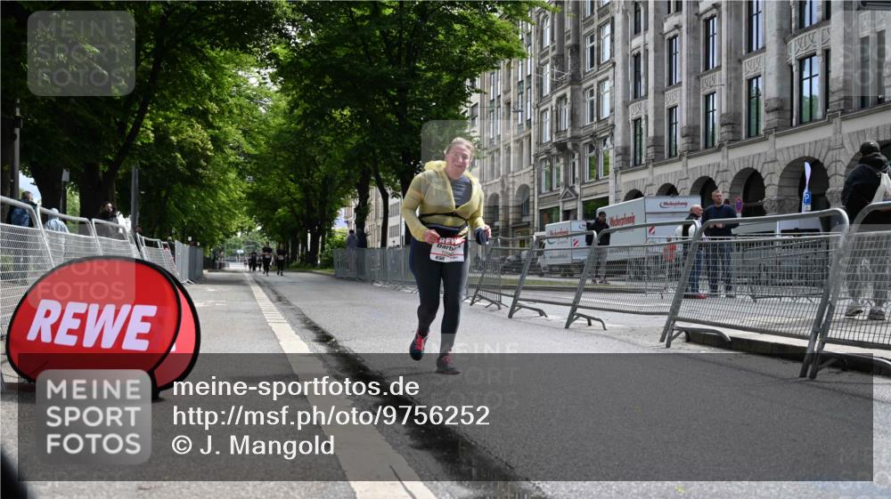14.06.2026 - REWE Women's Run J. Mangold http://msf.ph/oto/9756252 14.06.2026 10:24:04 Ziel 10964 meine-sportfotos.de