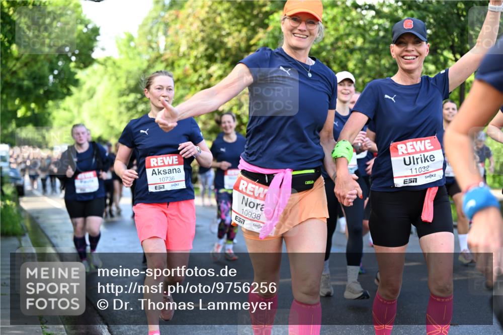 14.06.2026 - REWE Women's Run Dr. Thomas Lammeyer http://msf.ph/oto/9756256 14.06.2026 09:19:57 Laufen 10736, 57, 10938, 7, 11032, 57 meine-sportfotos.de