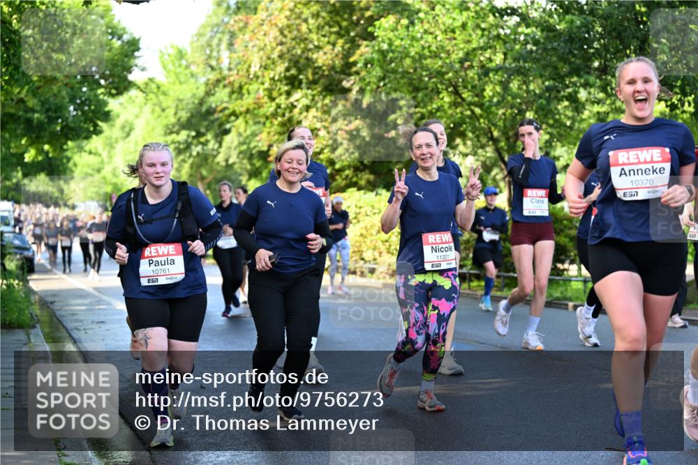14.06.2026 - REWE Women's Run Dr. Thomas Lammeyer http://msf.ph/oto/9756273 14.06.2026 09:19:58 Laufen 10761, 7, 11321, 7, 10370, 7, 57 meine-sportfotos.de