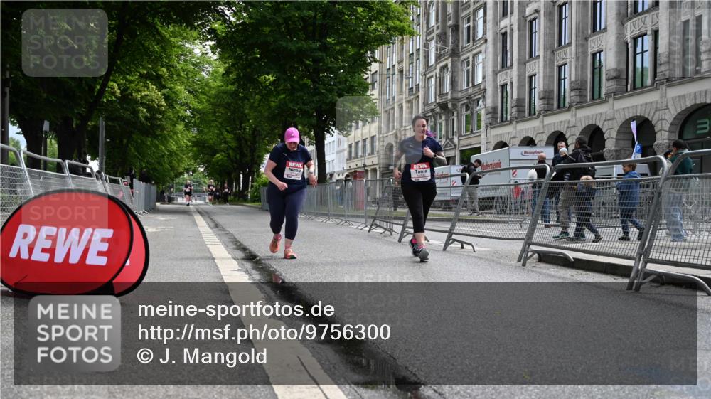 14.06.2026 - REWE Women's Run J. Mangold http://msf.ph/oto/9756300 14.06.2026 10:24:57 Ziel 10152, 10700 meine-sportfotos.de